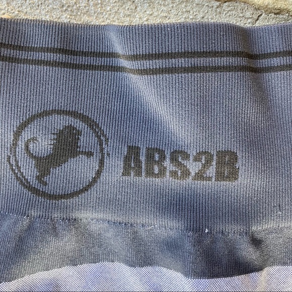 ABS2B. Size Small. - Picture 4 of 6